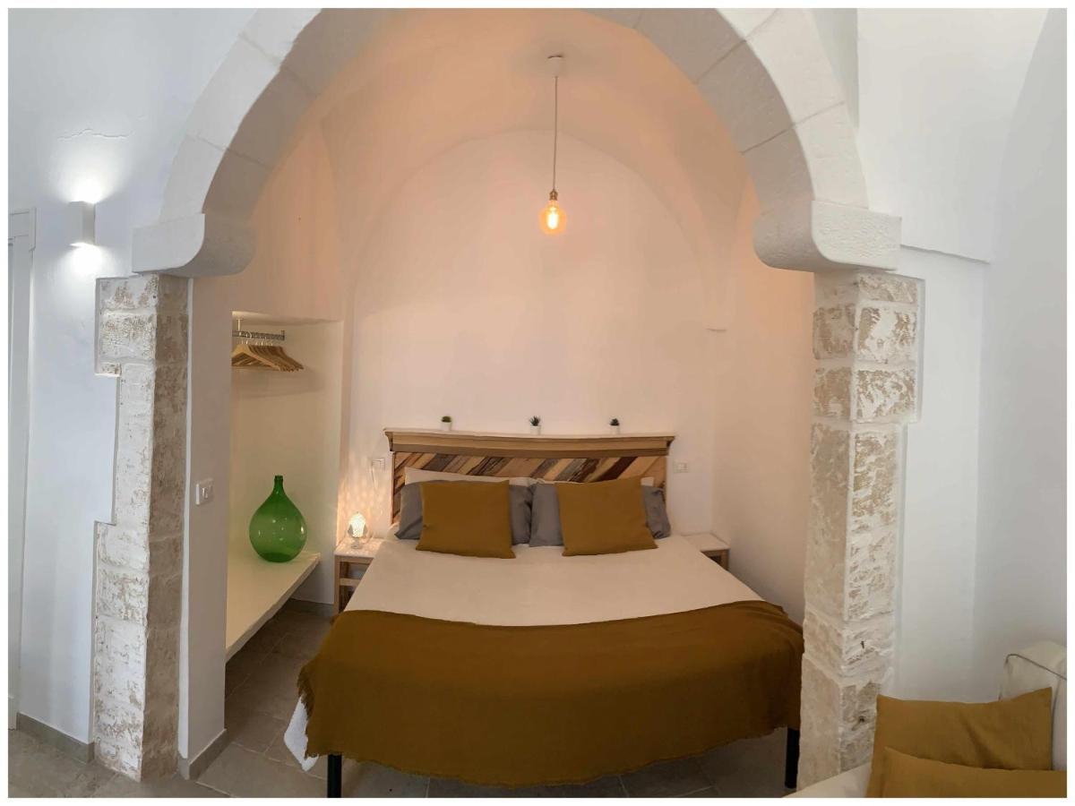 White Stone Flats & * Ostuni