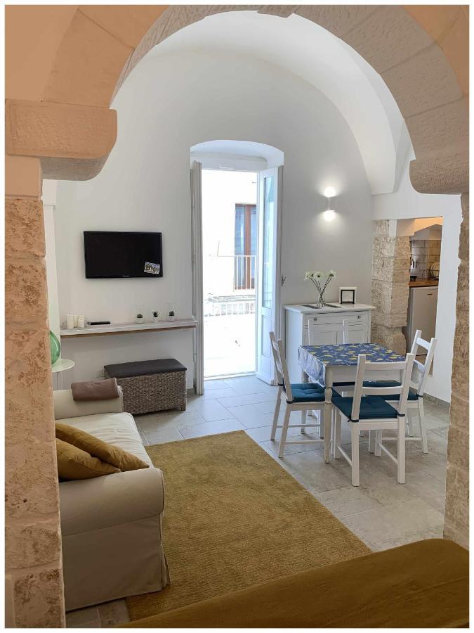 White Stone Flats & Holiday home *