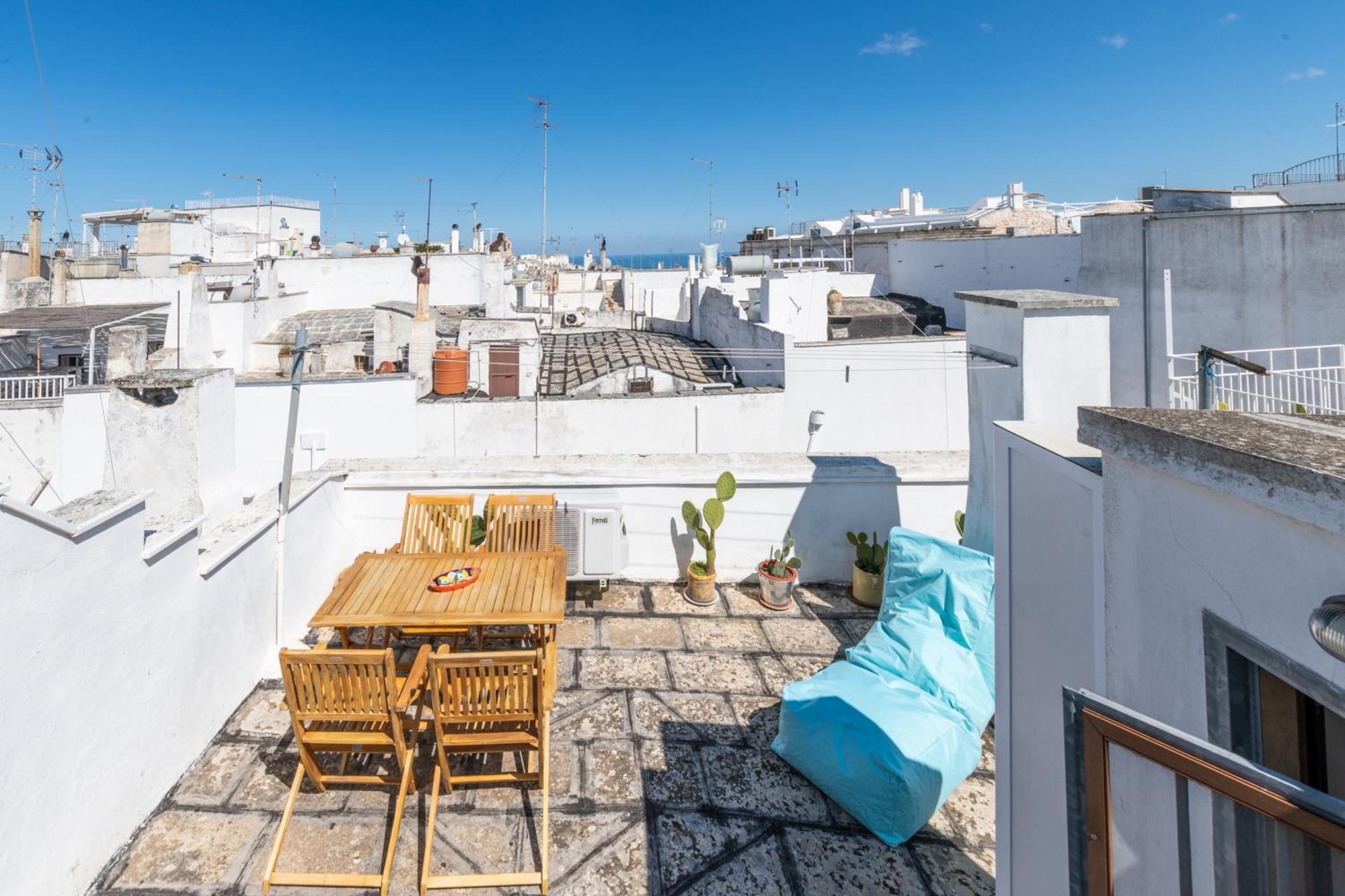 White Stone Flats & Ostuni